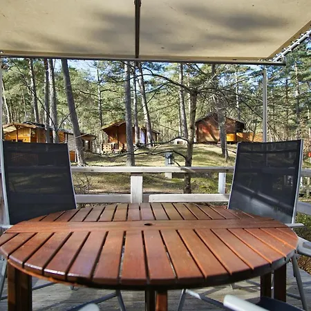Tipi 365 - Strandnahes Ferienhaeuschen Mit Terrasse Und Kostenfreier Nutzung Des Ahoi!-schwimmbades In Sellin Holiday home *