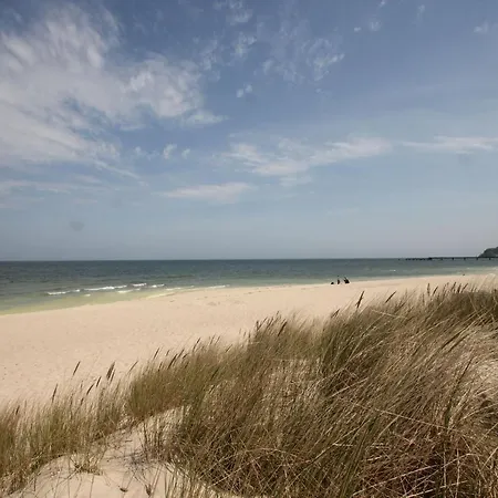 Holiday home Tipi 365 - Strandnahes Ferienhaeuschen Mit Terrasse Und Kostenfreier Nutzung Des Ahoi!-schwimmbades In Sellin Goehren (Ruegen)