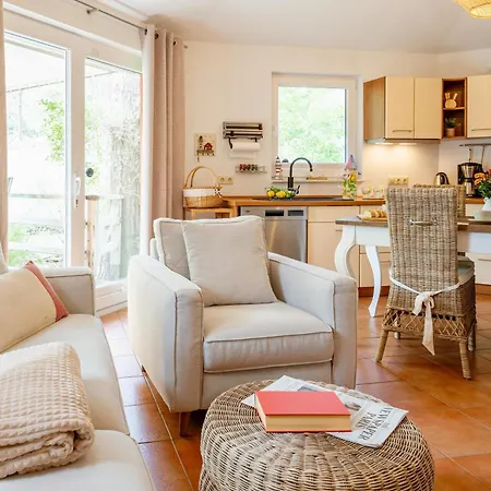 Holiday home Tipi 365 - Strandnahes Ferienhaeuschen Mit Terrasse Und Kostenfreier Nutzung Des Ahoi!-schwimmbades In Sellin *