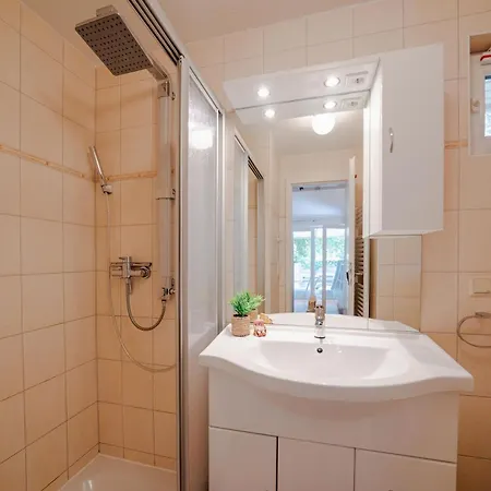 Tipi 365 - Strandnahes Ferienhaeuschen Mit Terrasse Und Kostenfreier Nutzung Des Ahoi!-schwimmbades In Sellin Goehren (Ruegen)