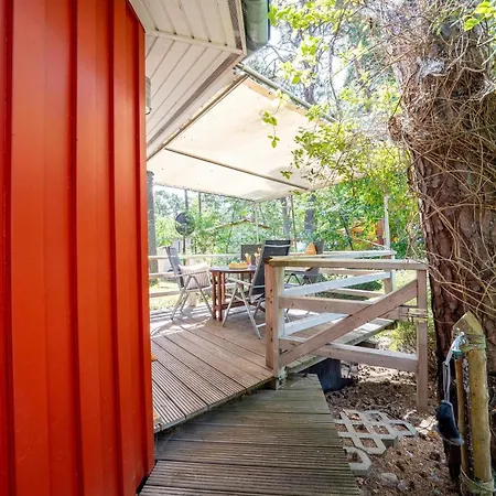 Holiday home Tipi 365 - Strandnahes Ferienhaeuschen Mit Terrasse Und Kostenfreier Nutzung Des Ahoi!-schwimmbades In Sellin