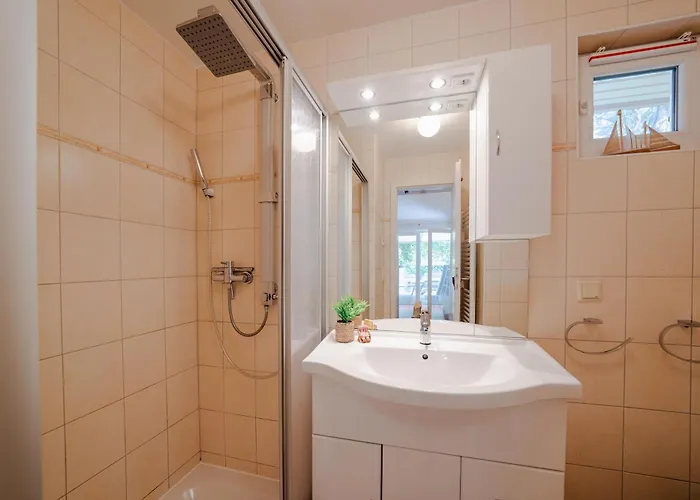 Tipi 365 - Strandnahes Ferienhaeuschen Mit Terrasse Und Kostenfreier Nutzung Des Ahoi!-schwimmbades In Sellin Goehren (Ruegen)